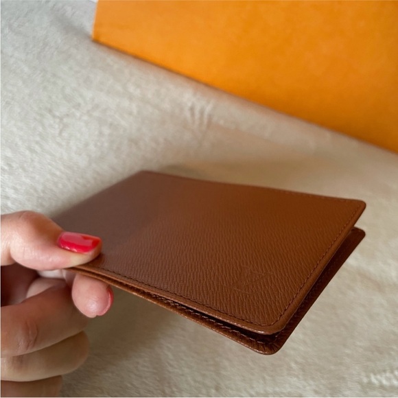 Louis Vuitton Taiga Leather Card Holder/ID Wallet Case NWOT - Picture 10 of 14